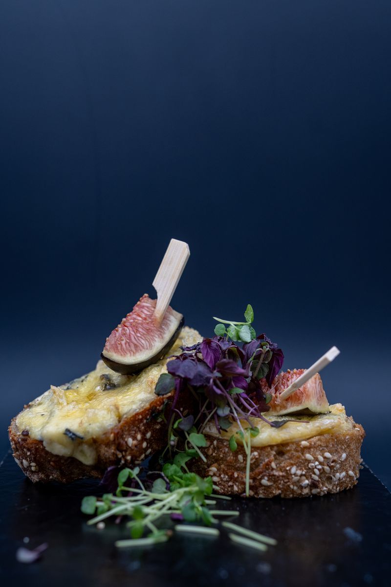 Feigen-Bruschetta mit Käse, Schöch's Meathouse