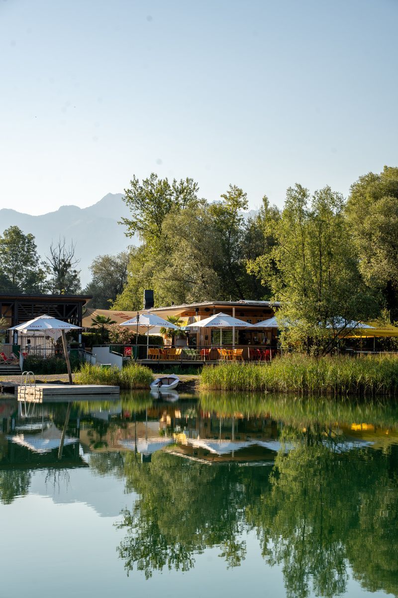 Restaurant WUAU am Naturbad Frastanz, Blick über den See